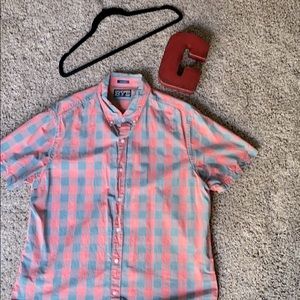 Men’s short sleeved casual button down